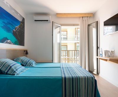 Double room with balcony and side sea view Eolo Hotel